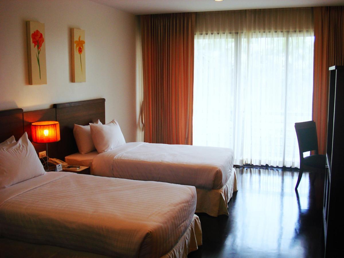 Suwan Golf & Country Club Pensionat Nakhon Chai Si Exteriör bild