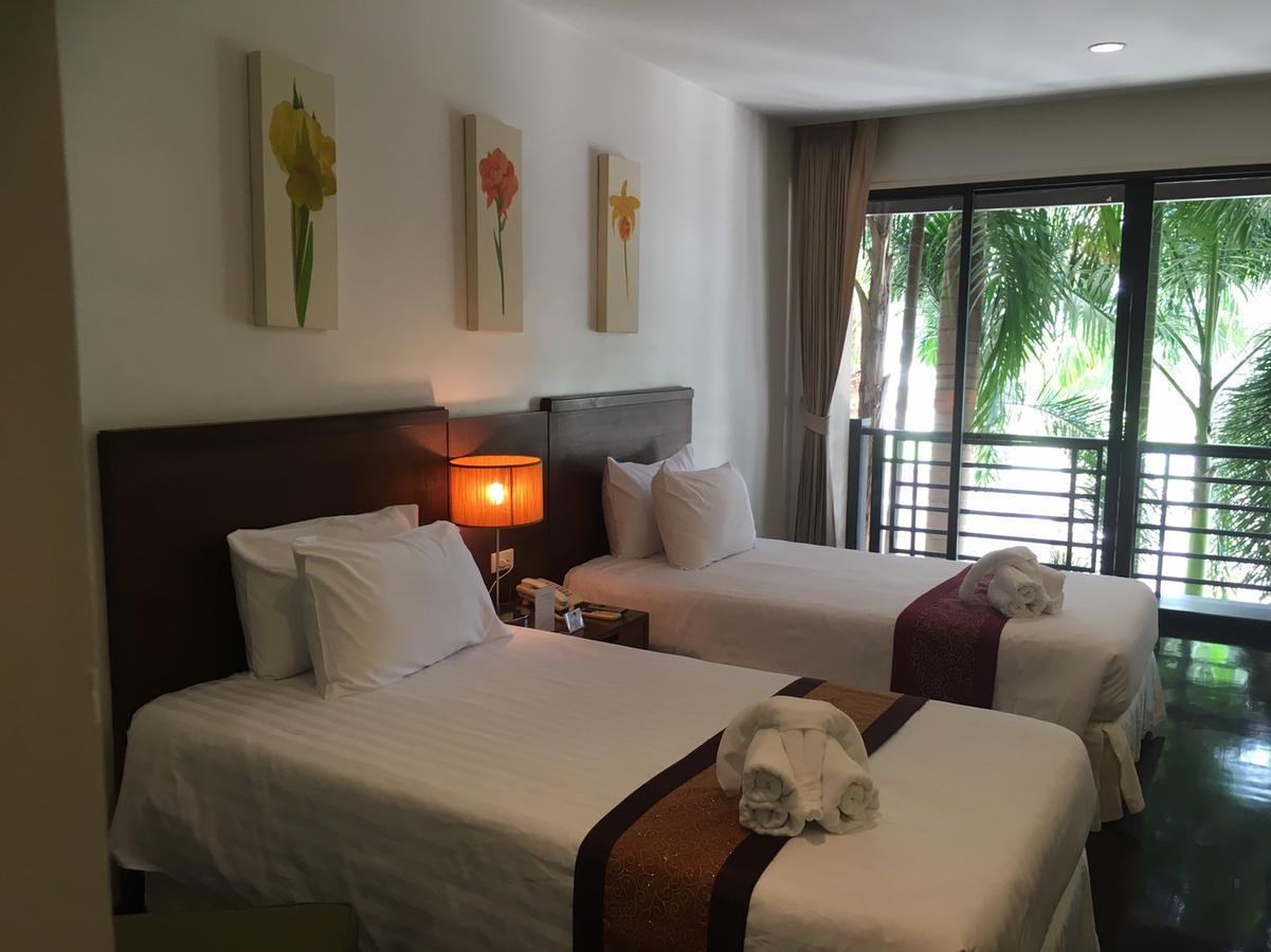 Suwan Golf & Country Club Pensionat Nakhon Chai Si Exteriör bild